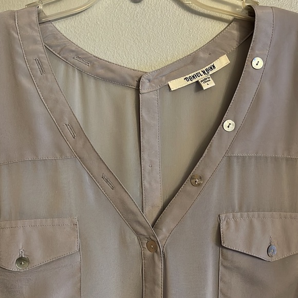 Daniel Rainn women gray button down short sleeve tunic - Picture 3 of 8